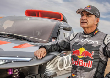 Dakar Rallisi'nin şampiyonu Carlos Sainz