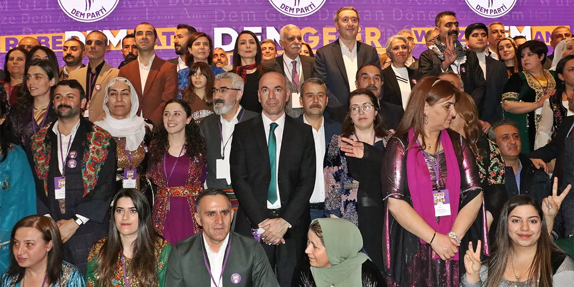 Dem parti 96 merkezin belediye eş başkan adaylarını açıkladı