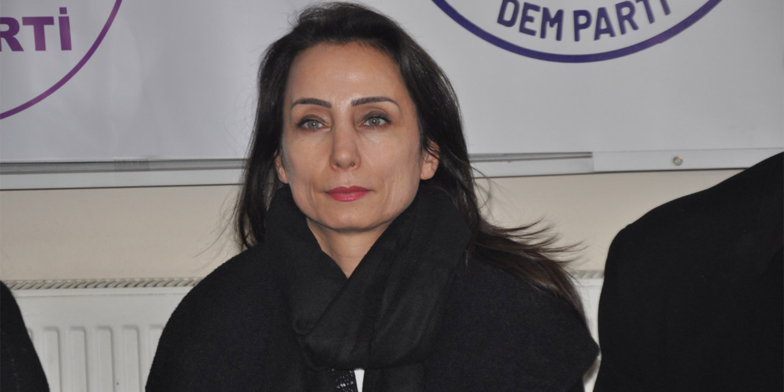 Halkların Eşitlik ve Demokrasi Partisi (DEM Parti) Eş Genel Başkanı Tülay Hatimoğulları Oruç, Kürt sorununun barışçıl yollarla çözümü için Kars ve Van'da yarın yürüyüş başlatacaklarını söyledi. Oruç, yürüyüşün 15 Şubat'a kadar süreceğini belirtti.