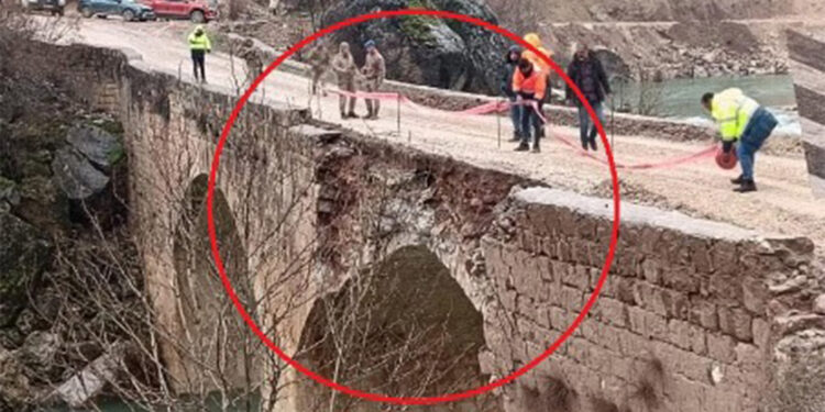 Viyadük yapımında dinamit patlatıldı; Taşköprü zarar gördü