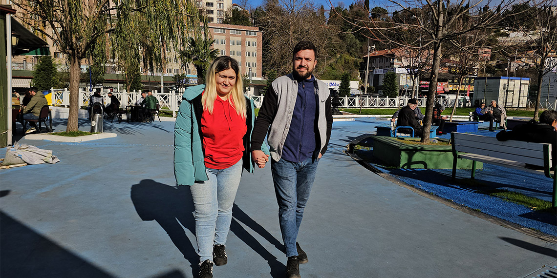 Zonguldak'ın Kozlu ilçesinde düğün fotoğrafçısının hard diski bozuldu, 12 çiftin en mutlu günlerine ait görüntüler yok oldu.