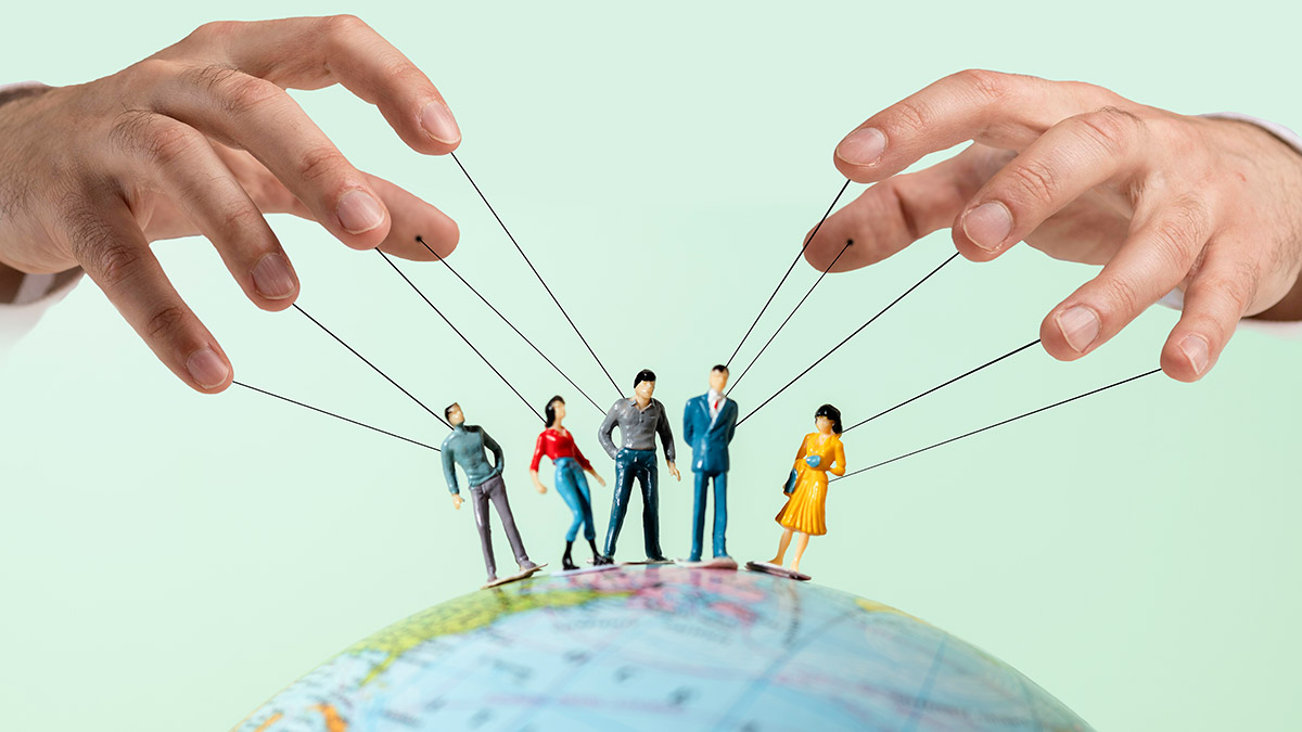 Gönül isterdi ki bir sabah uyanalım savaşlar dursun insanlar mutlu ve huzurlu olsun. Gönül isterdi ki savaştan kar etmek yerine barışı destekleyenler haklı bulunsun.