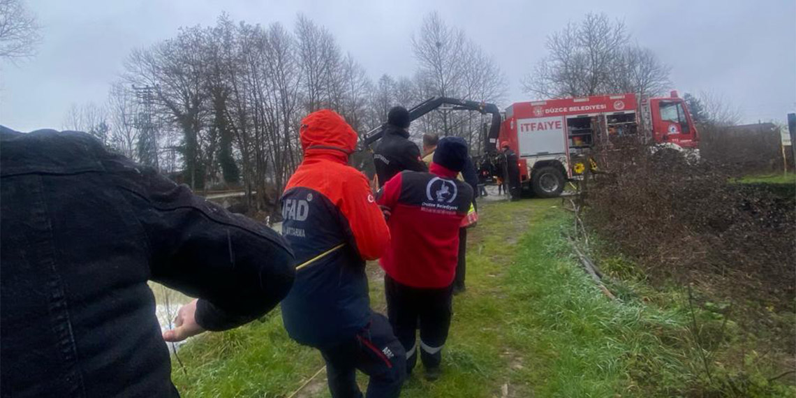 Yörük köyündeki derede kimliği belirsiz kadın cesedi bulundu