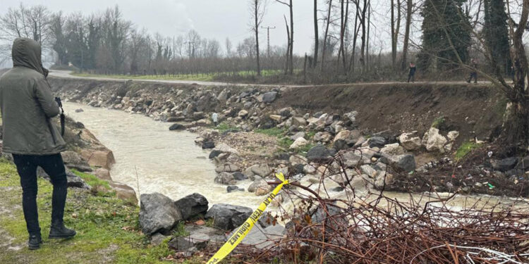 Yörük köyündeki derede kimliği belirsiz kadın cesedi bulundu