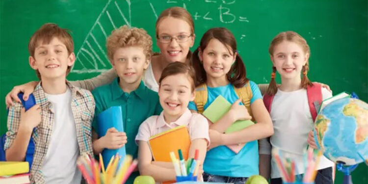 Birinci dönem bitti; Milyonlarca öğrenci bugün karnelerine kavuşacak