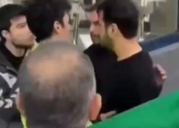 Yumruk atan gence saldırarak tokat atan şüpheli serbest