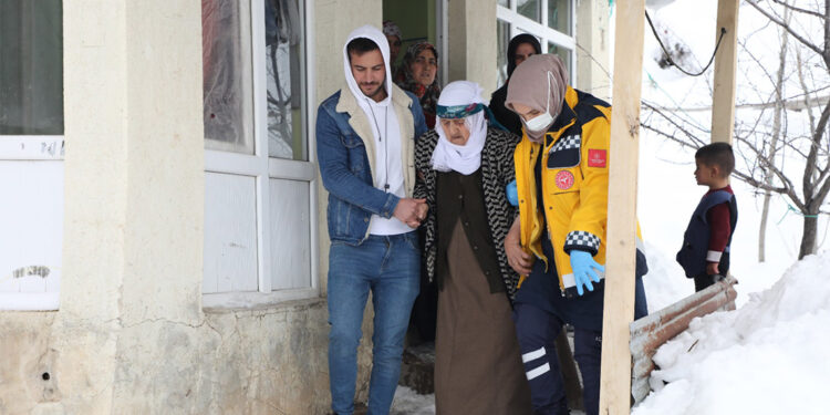 95 yaşındaki hasta için ekipler seferber oldu