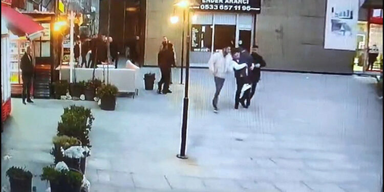 Esenyurt'ta çıkan silahlı kavganın yeni görüntüleri ortaya çıktı