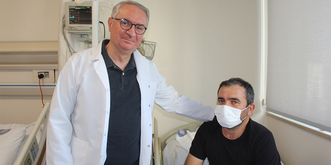 Hemşire Emine Çelik eşinin böbreği ile hayata tutundu