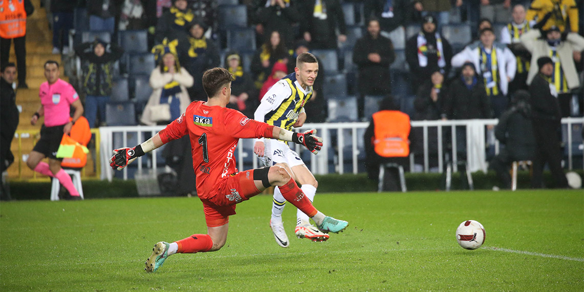 Fenerbahçe Konyaspor'u 7-1 mağlup etti