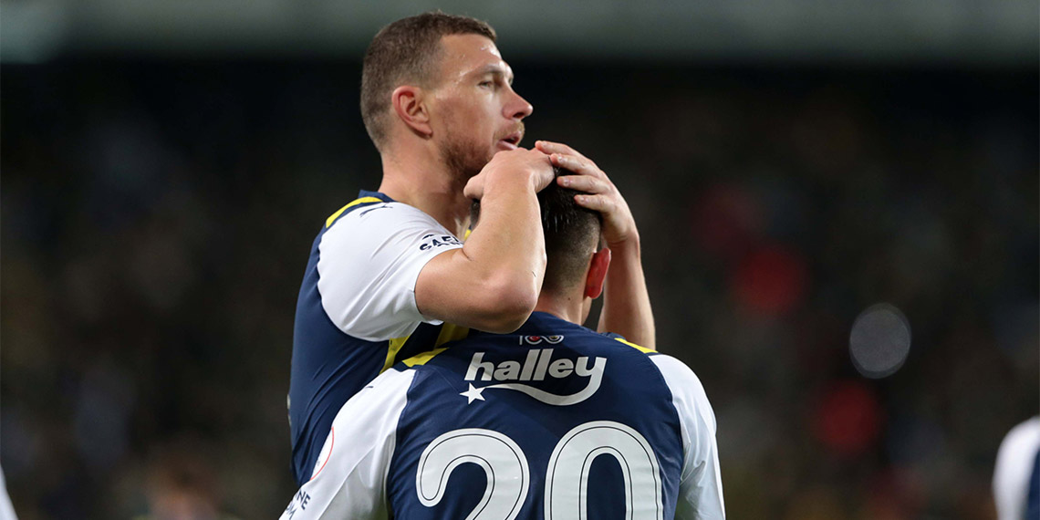 Fenerbahçe Teknik Direktörü İsmail Kartal, “Rakibi kendi ceza sahamıza hiç sokmadık. Son 25 günde 6’ncı maçımızı oynadık. Bu kolay bir şey değil. Yüksek tempo ile 5-6 tane net pozisyon yakaladık. Sonuçta bugün 3 puanı aldık” dedi.