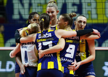 Fenerbahçe Opet CEV Şampiyonlar Ligi'nde çeyrek finale yükseldi