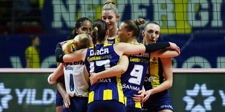 Fenerbahçe Opet CEV Şampiyonlar Ligi'nde çeyrek finale yükseldi