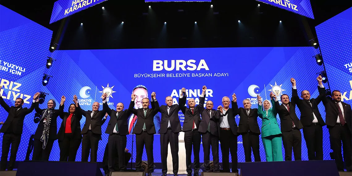 Ak parti'nin i̇stanbul adayı murat kurum oldu