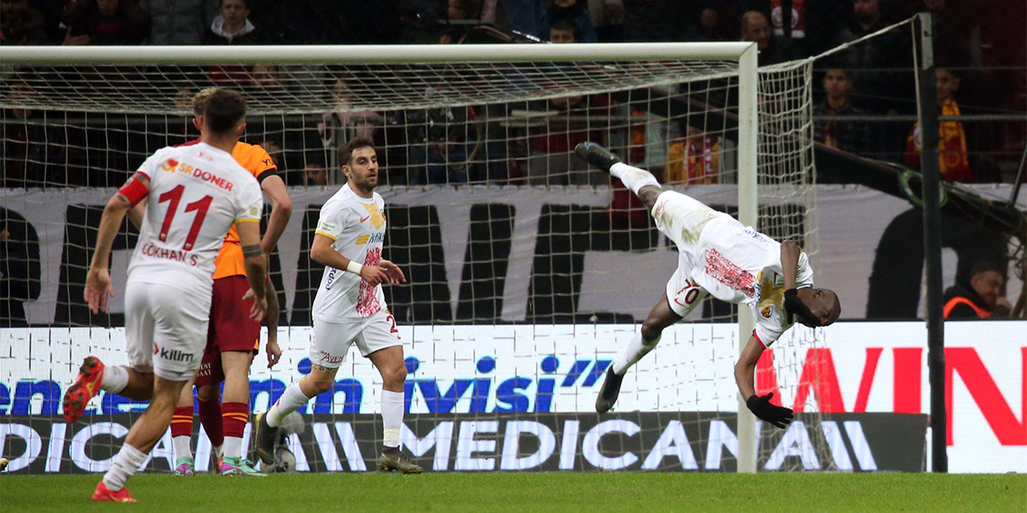 Kayserispor Teknik Direktörü Recep Uçar, "Üzgünüm. Şartlar ne olursa olsun hedefimiz buradan puan almaktı, başaramadık" dedi.