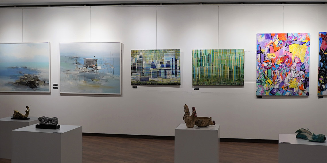 'Geçmişten Geleceğe Uluslararası Seçmeler' sergisi sanatseverlerle buluştu