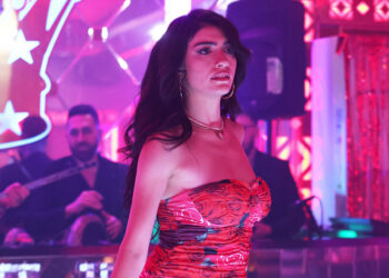 Hazar Ergüçlü'nün pavyon dansı rekor kırdı