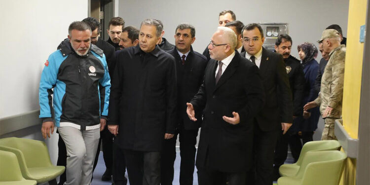 Ali Yerlikaya deprem bölgesi Hatay'da