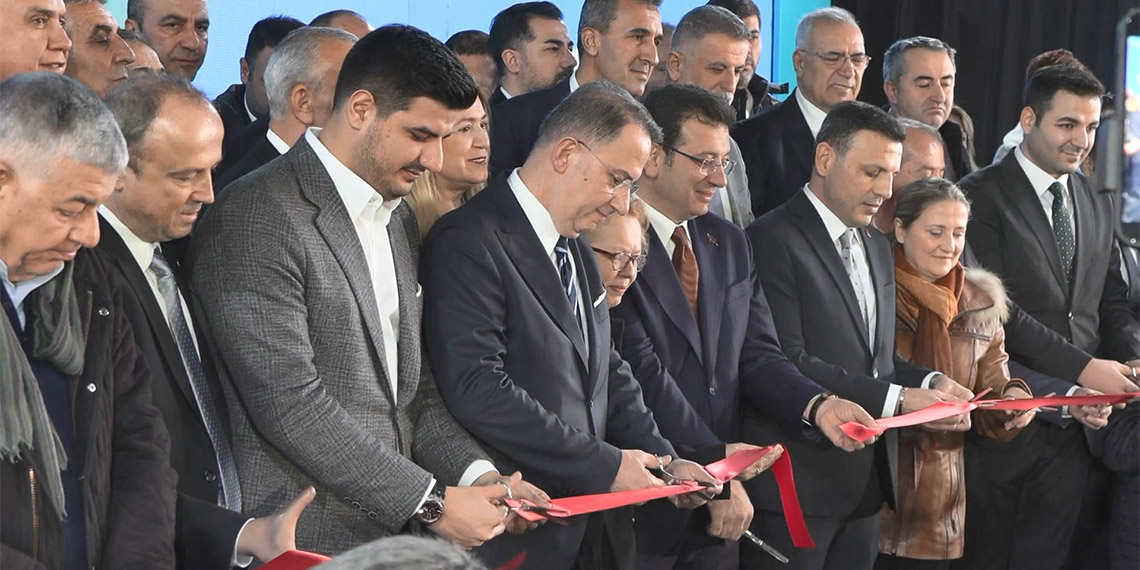 Beylikdüzü'ndeki Vira Kavşağı'nın açılışına katılan İstanbul Büyükşehir Belediye Başkanı Ekrem İmamoğlu, yerel seçimle ilgili "Herkesin oyunu alacağıma inanıyorum" dedi.