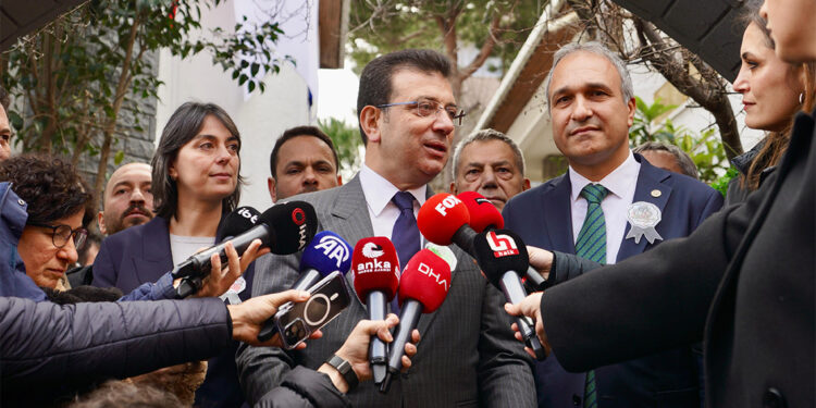 Devlet tahakküm kuran, baskı kuran değildir