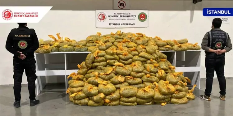 İstanbul havalimanı'nda uyuşturucu operasyonu düzenlendi