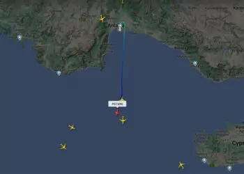 İstanbul-riyad seferini yapan yolcu uçağı acil iniş yaptı