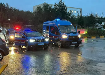 İzmir merkezli 12 ilde terör örgütüne operasyon