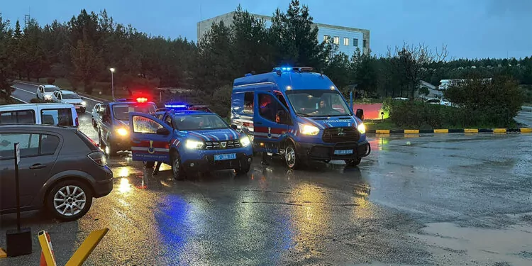 İzmir merkezli 12 ilde terör örgütüne operasyon
