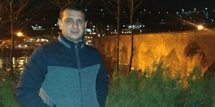 Köprünün korkuluklarına çarpan otomobildeki 2 kişi hayatını kaybetti