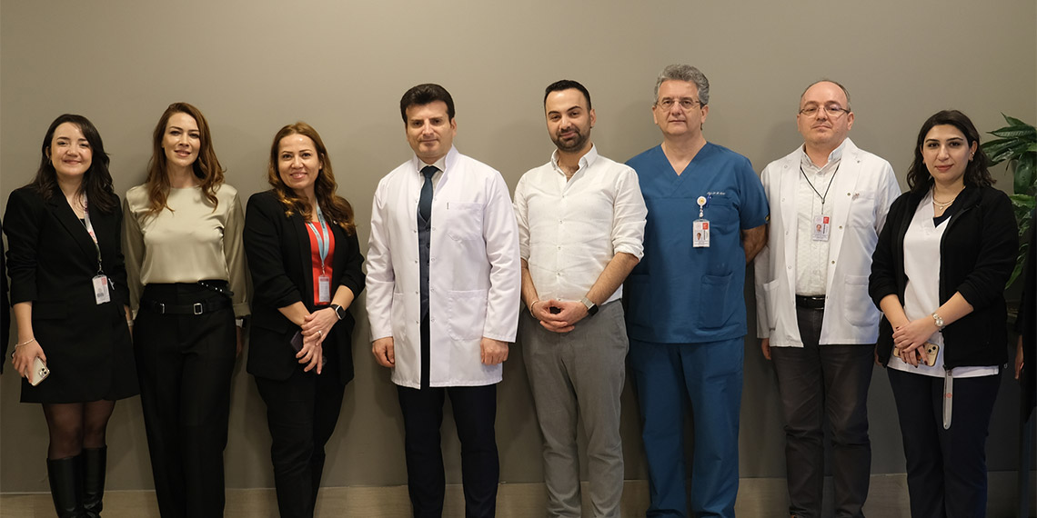 Hematoloji Klinik Şefi Doç. Dr. Mesut Ayer ve Tıbbi Onkoloji Klinik Şefi Doç. Dr. Gökmen Umut Erdem, kanser hastalarının tehlikeli tercihleri olduğunu belirtti.