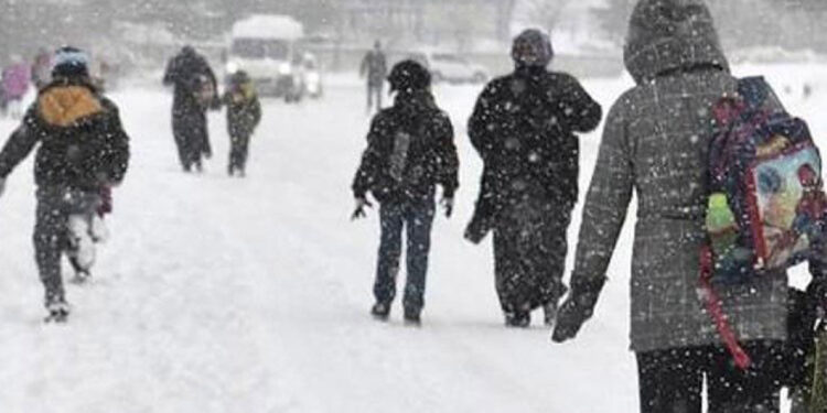 Hakkari'de ilk ve ortaöğretimde eğitime 1 gün ara