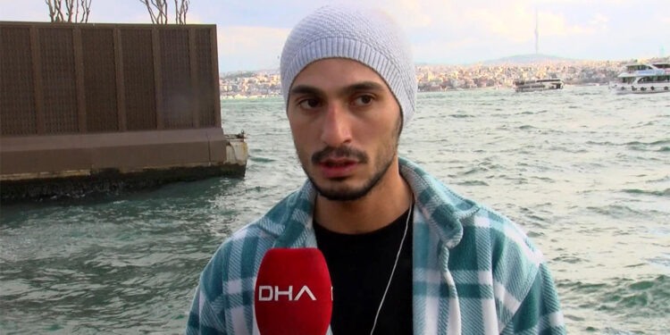 Denize düşen yolcuyu kurtaran seyyar satıcı o anları anlattı