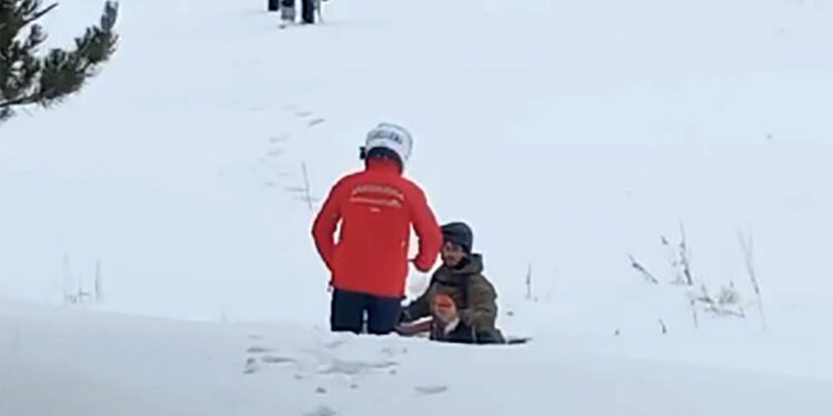 3 turist kayak yaparken yolunu kaybetti