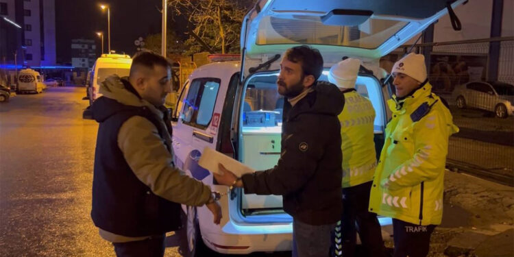 Kartal'da polisten kaçan alkollü sürücü kaza yaptı