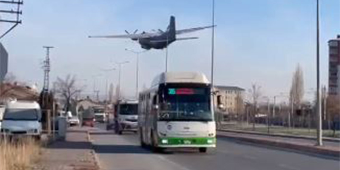 Kayseri'de arızalanan askeri uçak zorunlu iniş yaptı