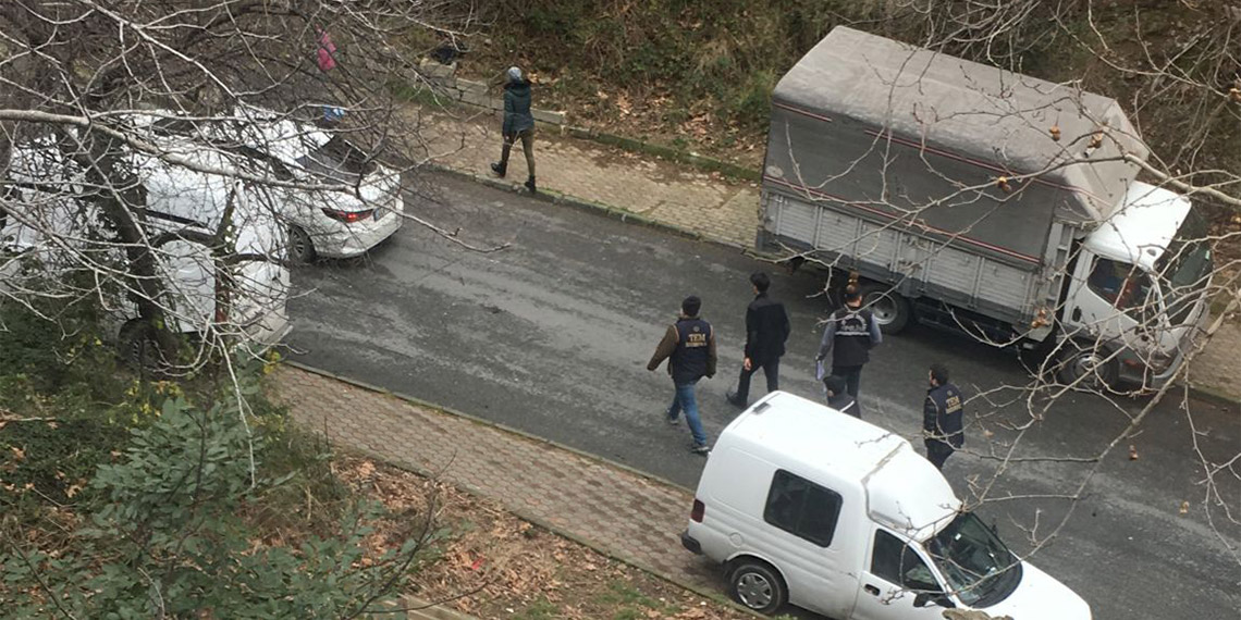 Kilise saldırganlarının kaçarken attıkları kıyafetleri bulundu