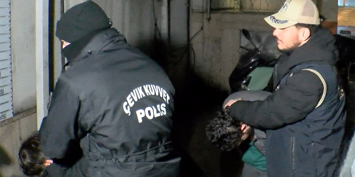 Kilise saldırısıyla ilgili gözaltına alınan şüpheliler emniyete götürüldü