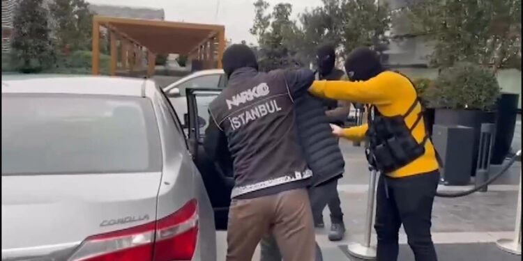 Kırmızı bültenle aranan uluslararası uyuşturucu kartelinin elebaşları yakalandı