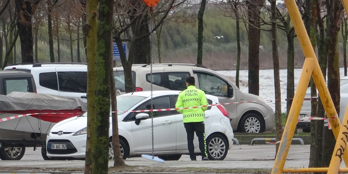 Kocaeli'de sağanak ve fırtınada deniz taştı