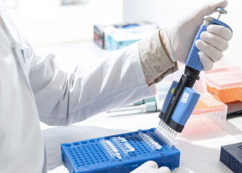 Kozmetikler ciltte görülebilecek bazı genetik hastalıkların belirtilerini baskılıyor