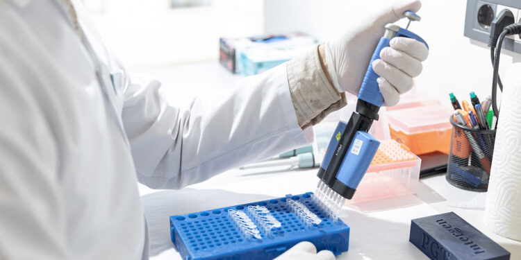 Kozmetikler ciltte görülebilecek bazı genetik hastalıkların belirtilerini baskılıyor