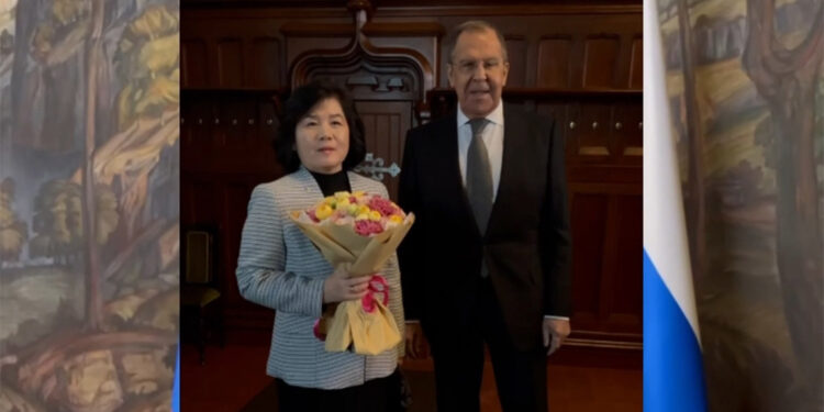 Sergey Lavrov Kuzey Kore Dışişleri Bakanı ile bir araya geldi