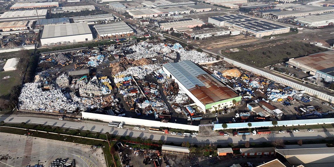 Yangın çıkan geri dönüşüm tesisi mühürlendi