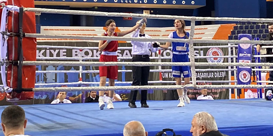 Mardinli Boksör Sezen Sude Karaboğa Türkiye üçüncüsü oldu