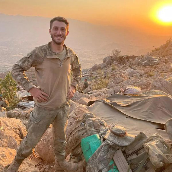 Meral Akşener şehit Enis Budak'ın ailesini ziyaret etti