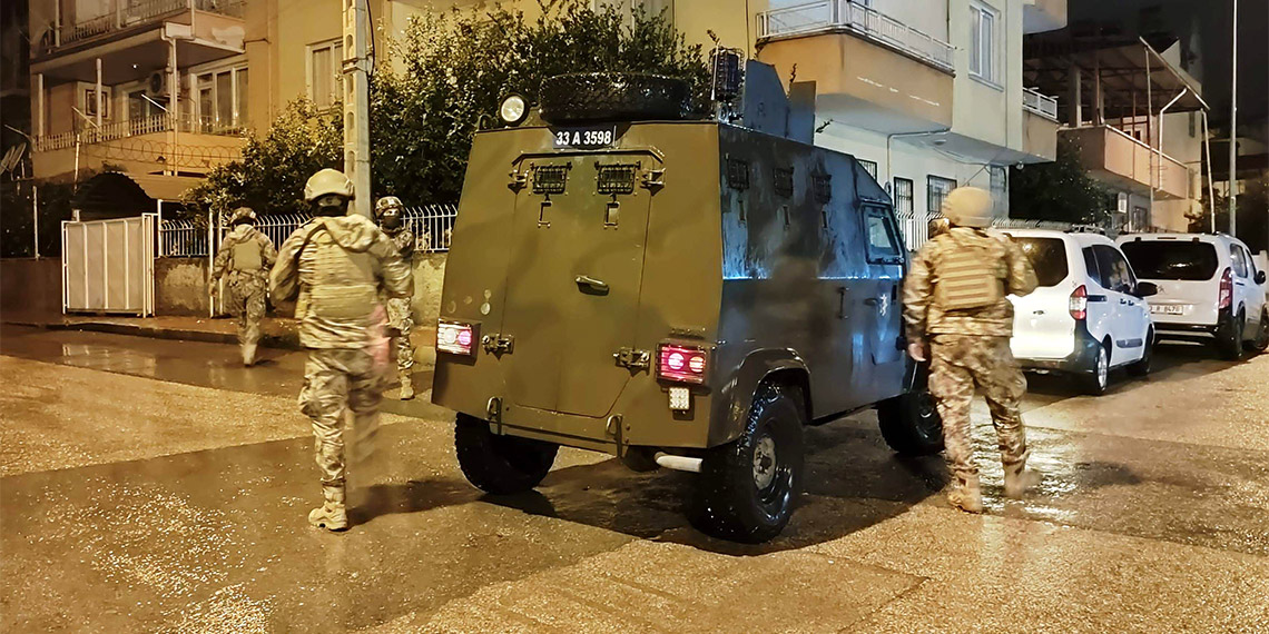 Mersin'de 431 polis ile, uyuşturucu satıcılarına şafak operasyonu