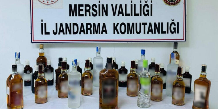 Mersin'de kaçak içki ticaretinde 3 gözaltı