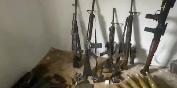 Zeytin Dalı bölgesinde teröristlere ait çok sayıda silah ve mühimmat ele geçirildi