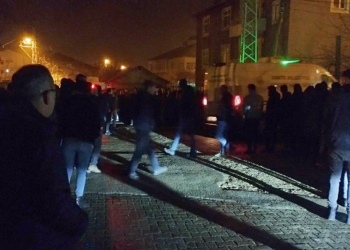 2 kız çocuğu metruk evde ipe asılı halde ölü bulundu