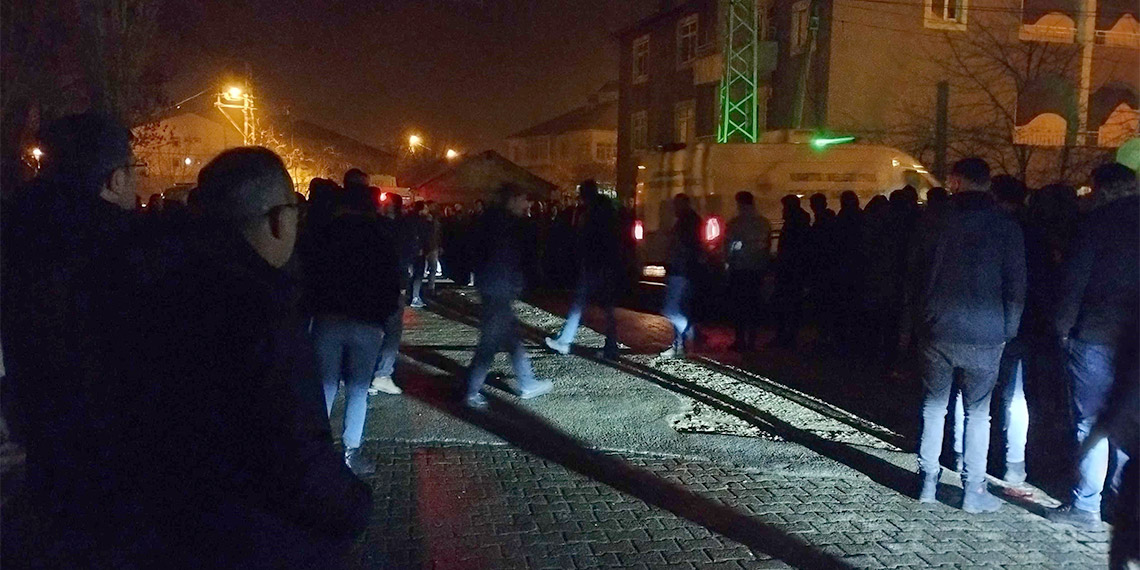 2 kız çocuğu metruk evde ipe asılı halde ölü bulundu